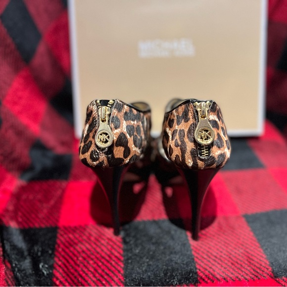 Michael Kors Elena Cross Strap Cheetah Heels!! - Picture 9 of 13